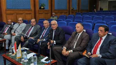 وزير التعليم يحسم الجدل في حالة وضع الطالب علامتين في أسئلة البابل شيت