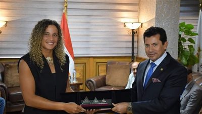 وزير الرياضة يهنئ ميار شريف لفوزها ببطولة فالنسيا المفتوحة للتنس