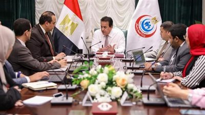 توجيهات جديدة لوزير الصحة بشأن مشروع «حياة كريمة»