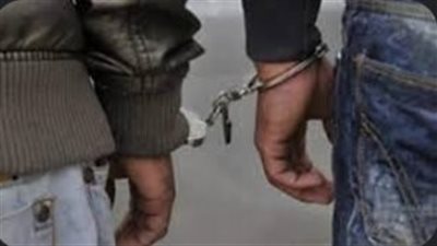 ضبط تشكيل عصابي يسرق أموال عملاء البنوك بحيلة شيطانية