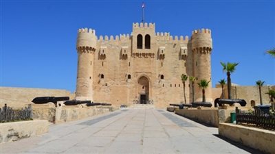 قلعة قايتباى تبدأ حظر شراء تذاكر الدخول نقدا والتحصيل بالبطاقات البنكية فقط