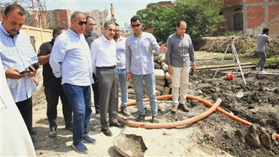 محافظ الغربية يتابع مشروعات الرصف والتطوير بكفر الزيات.. ويعلن أخبارا سارة للأهالي 