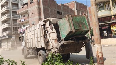 محافظ المنيا يشدد على سرعة الانتهاء من تطهير شبكات الصرف وتمهيد الطرق 