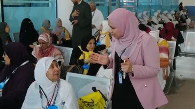 أبرز أسئلة واستفسارات الحجاج أثناء خروجهم من مطار القاهرة