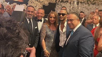 محمد رمضان ورضوى الشربيني.. نجوم الفن والإعلام في زفاف ابنة خالد صلاح (صور)