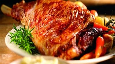 بالفيديو.. طريقة عمل الفخدة الضاني في الفرن بالتتبيلة لسفرة عيد الأضحى