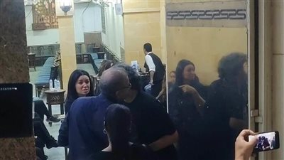 درة وزوجها في عزاء والد أروى جودة (صور)