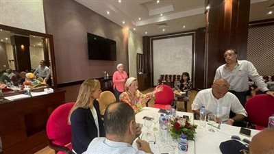 وزيرة البيئة تعلن بدء دراسة تحليل سلوك القروش بالبحر الأحمر