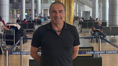 وصول المدير الفني السويسري لقطاع الناشئين بالزمالك إلي القاهرة 