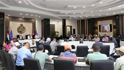 محافظ أسوان يشهد القرعة العلنية لتسليم الدفعة الأولى للوحدات السكنية بمنطقة الصحابى