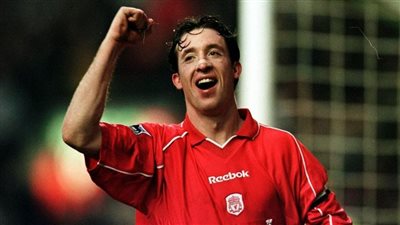 القادسية السعودي يعلن التعاقد مع أسطورة ليفربول مديرًا فنيًا للفريق