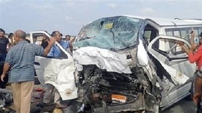 بالأسماء.. إصابة 14 شخصًا بينهم 7 سيدات بانقلاب سيارة ربع نقل في المنيا 