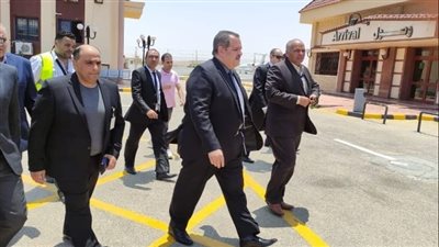 زيارة ميدانية للطيار أحمد منصور بمطار مرسي مطروح الدولي
