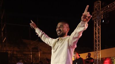 أحمد سعد يرد على الاتهامات التونسية (صورة)