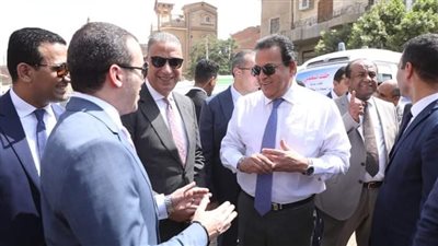 بالصور: تفاصيل جولة وزير الصحة لمتابعة حملة 100يوم صحة بالفيوم 