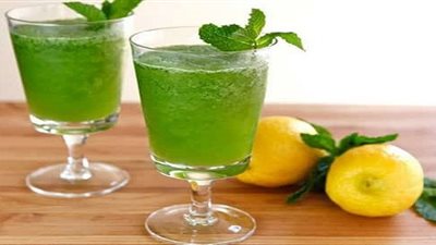 بالفيديو.. طريقة تحضير عصير الليمون بالنعناع بمذاق الجاهز
