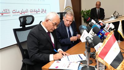 وزير التعليم يعتمد نتيجة الدبلومات الفنية الدور الأول 2023 بنسبة نجاح 64.47%