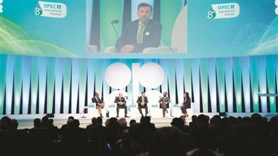 وزير النفط الإيراني يلتقي نظيره السعودي في فيينا