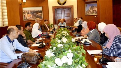 محافظ بورسعيد يتابع مشروعات الخطة الاستثمارية للعام المالي الجديد