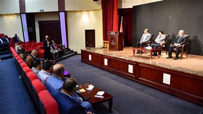 صبحي يجتمع بمديري الشباب والرياضة بالمحافظات 