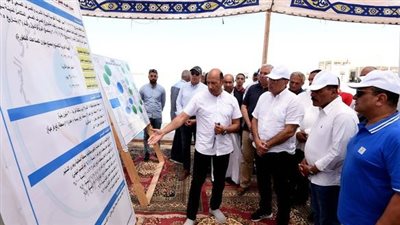 رئيس الوزراء يتفقد مشروع الصرف الصحي المتكامل لمدينة سيوة