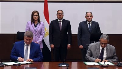 رئيس الوزراء يشهد توقيع مذكرة تطوير خدمات هيئة التنمية الصناعية