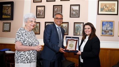 وزيرة الهجرة تلتقي أبناء الجاليتين اليونانية والقبرصية في الإسكندرية