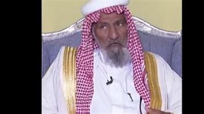 أكبر عريس سعودي يحتفل بزفافه وسط أحفاده.. لن تصدق عمره