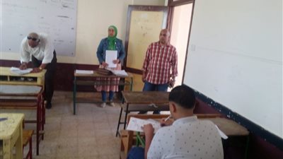 وكيل تعليم مطروح يتابع امتحانات الدور الثاني للشهادة الإعدادية
