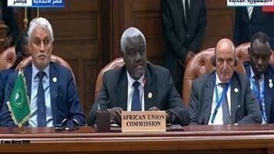 رئيس مفوضية الاتحاد الأفريقى يدعو إلى الإسراع فى منطقة التجارة الحرة