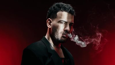 بسبب صورة عارية.. الجمهور يسخر من المطرب مسلم