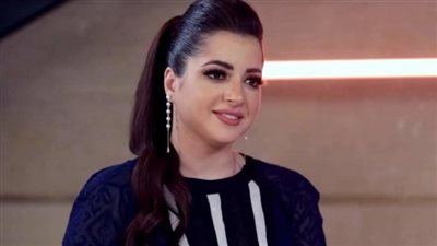 منى فاروق: ياسمين عبد العزيز أستاذتي.. ونفسي أتجوز «الخديوي»