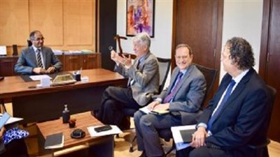 نائب وزير الإسكان يتابع مع بعثة البنك الدولي الموقف التنفيذي لبرنامج خدمات الصرف بالمناطق الريفية