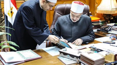 ننشر أوائل الشهادة الإعدادية والثانوية للبعوث الإسلامية (صور)