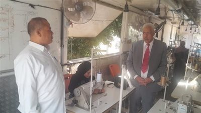 وزارة العمل تنظم دورات تدريبية مجانية على التفصيل والخياطة للشباب بأسيوط