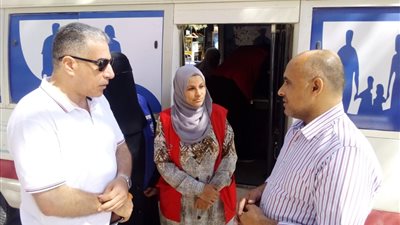 وكيل التعليم ومدير الصحة بمطروح يتابعان مبادرة 100 يوم صحة للكشف على العاملين بالمديرية