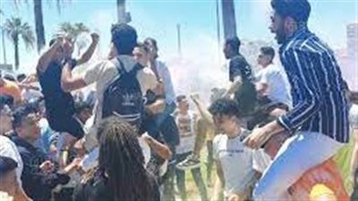 طلاب الثانوية العامة في بورسعيد يحتفلون بآخر أيام الامتحانات