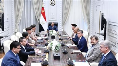 تفاصيل لقاء «السيسي» مع وفد شركتي «ووهوان للهندسة» الصينية و«باليسترا» الإيطالية