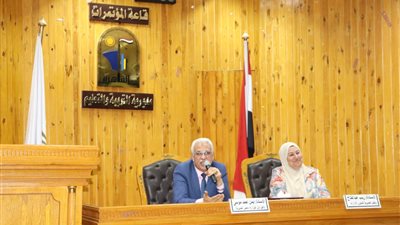 مدير تعليم القاهرة يعقد اجتماعا موسعا لتنظيم امتحانات الدور الثاني وتحويلات المدارس