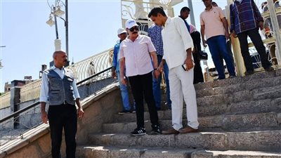 محافظ أسوان يتابع مشروعات تطوير وتجميل الممشى السياحى والميادين بمدينة إدفو 