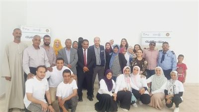وزارة العمل تختتم برنامج تدريبي على التسويق الإلكتروني لشباب الأقصر