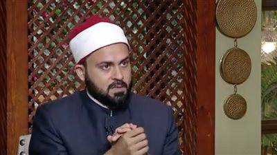 كنت على علاقة بزميل واقترب موعد زواجي فهل أخبر خطيبي بها؟.. أزهري يجيب