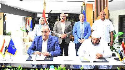 محافظ أسوان يشهد توقيع عقد اتفاق لاستدامة وتوطين منافذ للتمور