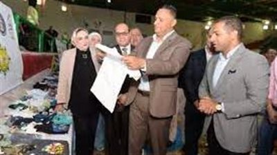 محافظ الدقهلية يفتتح معرض دكان الفرحة لدعم الأسر الأولى بالرعاية 