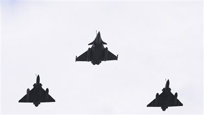 الدفاع الفرنسية تكشف عن رغبة دولة خليجية في شراء مقاتلات 