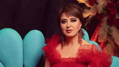 مادلين طبر تشيد بأداء 