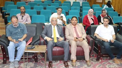 مدير تعليم القاهرة يتابع عمل غرفة العمليات الرئيسة لامتحانات الدبلومات الفنية الدور الثاني 