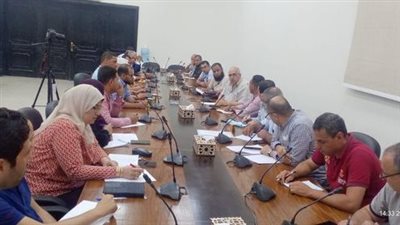 رئيس جهاز مدينة السادات يستمع لمقترحات ومشكلات الأهالي