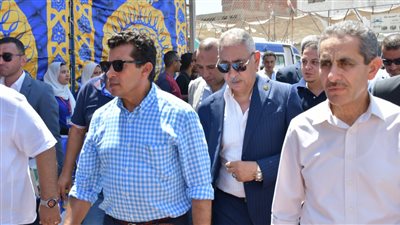 وزير الرياضة يفتتح حمام سباحة بنادي سمنود ومجمع حمامات بمركز الشباب