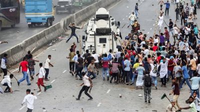 شرطة بنجلادش تشتبك مع أنصار المعارضة المطالبين باستقالة رئيسة الوزراء